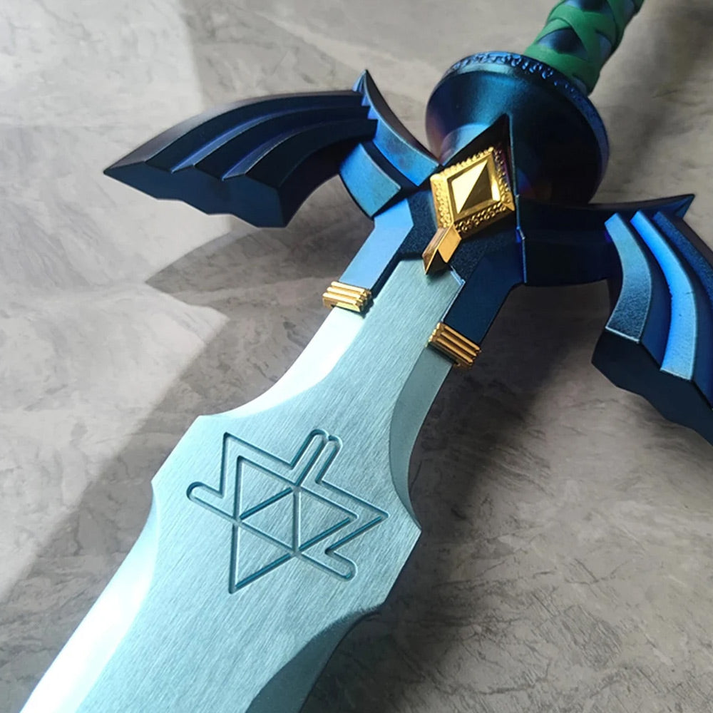 ZELDA - LINK - Blue Master Sword Deluxe - Metal - with Wooden Display Wallplaque