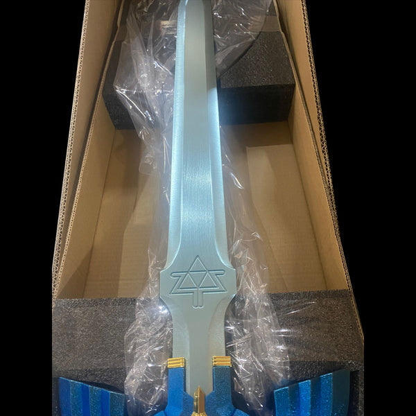 ZELDA - LINK - Blue Master Sword Deluxe - Metal - with Wooden Display Wallplaque