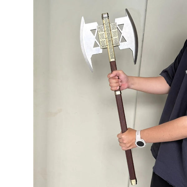 DER HERR DER RINGE - Doppelklingige Streitaxt von Gimli - 90cm - Holzdisplay Inklusive