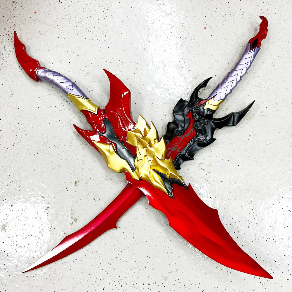 SOLO LEVELING - Metalen Kamish’s Wrath Dubbele dagger Set van 2 - 61 cm - Houten Displayhouder Inclusief